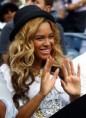 /album/galeria-de-fotos/beyonce%20e%20jay-z%20jogo%20de%20t%c3%aanis%20%283%29-jpg/